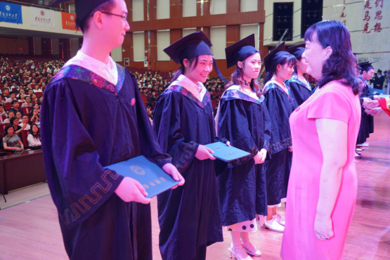 遵义医科大学暨遵义医科大学医学与科技学院2019届本科生毕业典礼暨